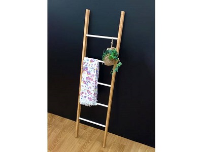 収納DIY「スリムラダー」