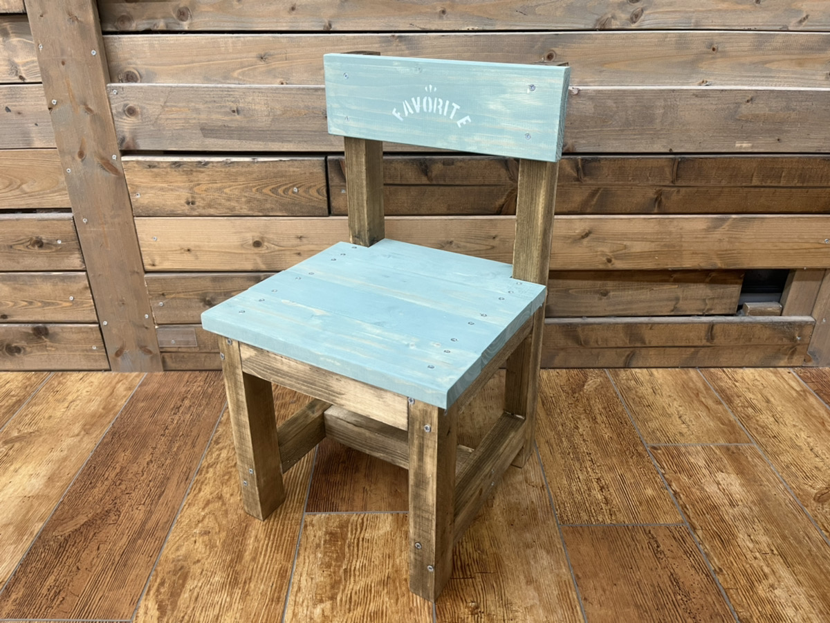 小物おきにも「背付き子供イス」