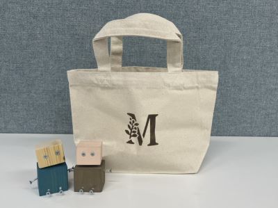 イニシャルステンシルでバッグづくり