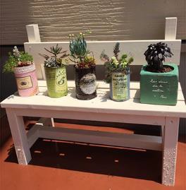 座れる飾り棚「小型ベンチ」