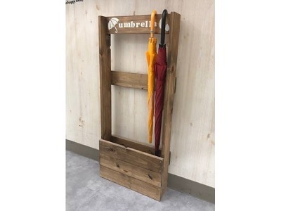 秋の長雨「傘立て」