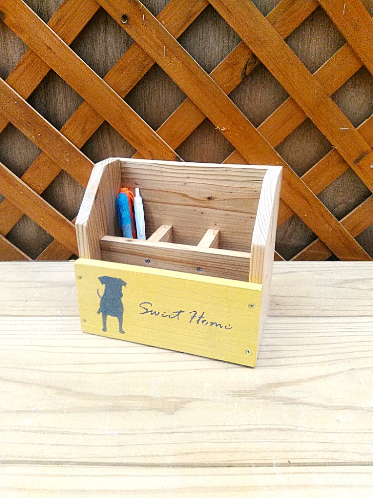 テーブルがすっきり！「リモコンボックス小」