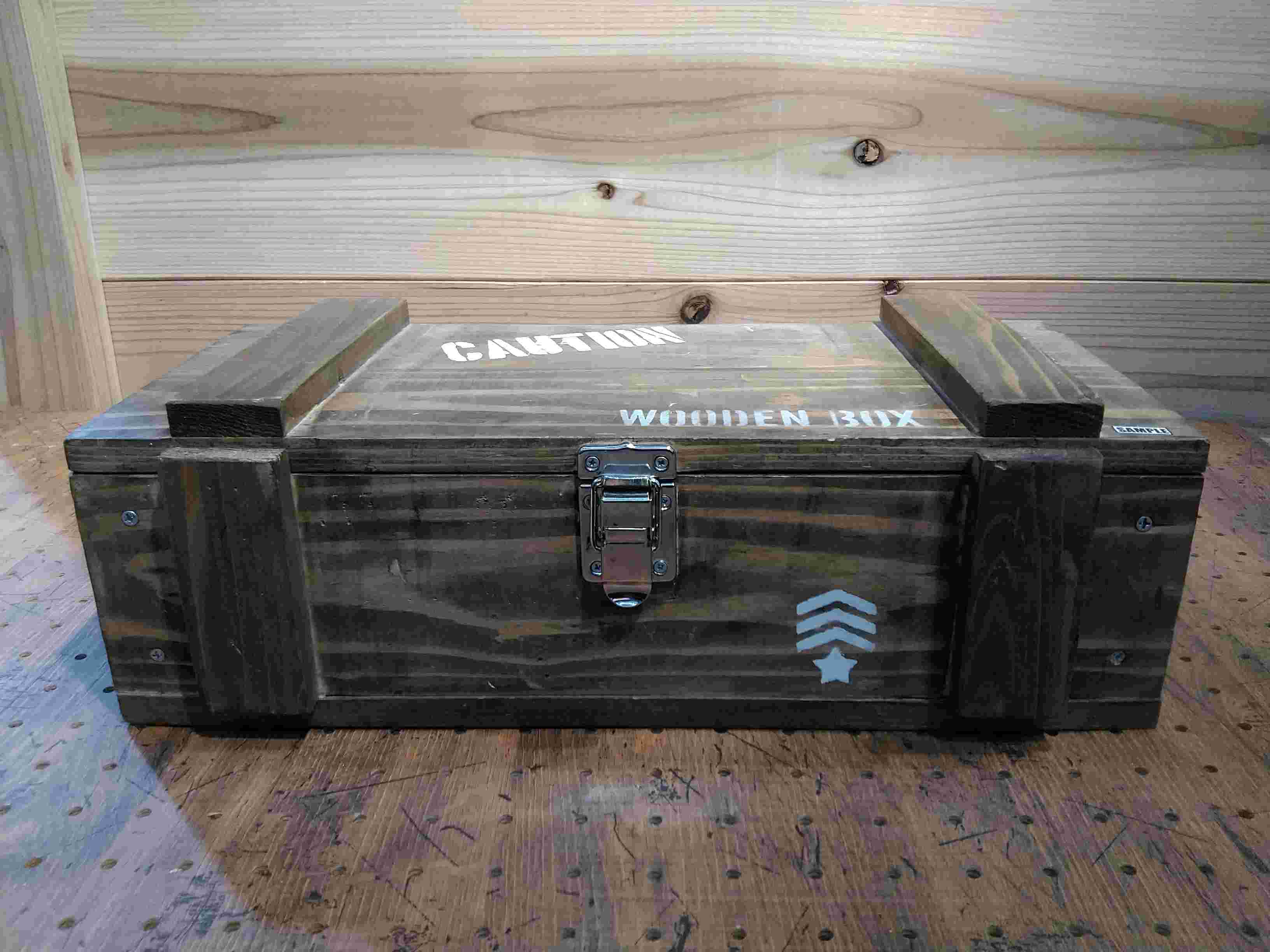 アーミーボックス