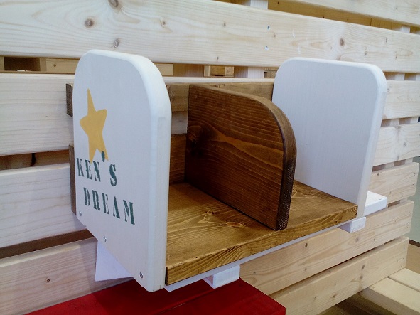 新生活「ブックスタンド」